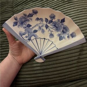 Blue And White chinoiserie Style Fan Shaped Plate